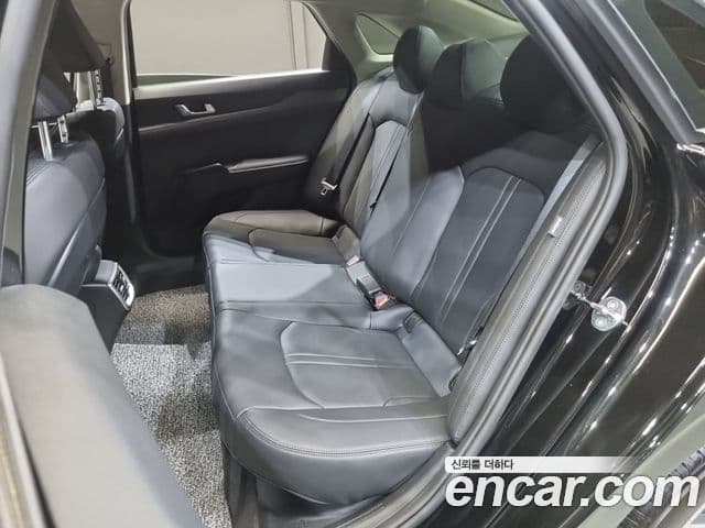 Kia K5 2023 — ფოტო 13/20