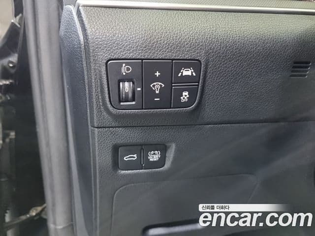 Kia K5 2023 — ფოტო 14/20