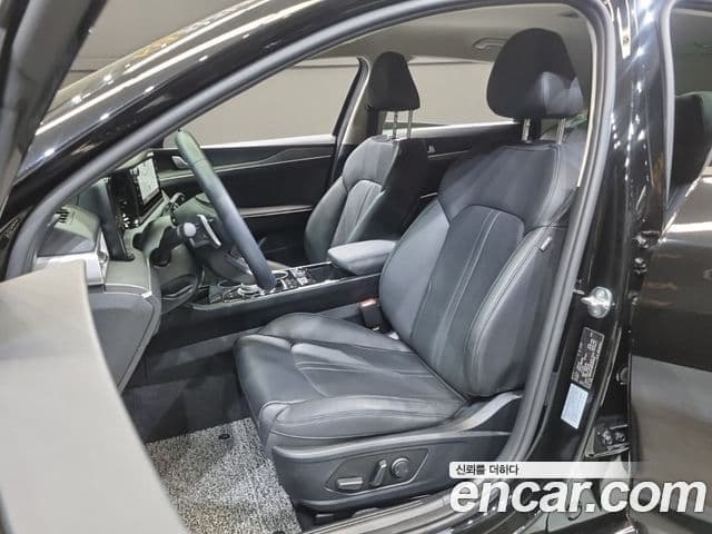 Kia K5 2023 — ფოტო 16/20