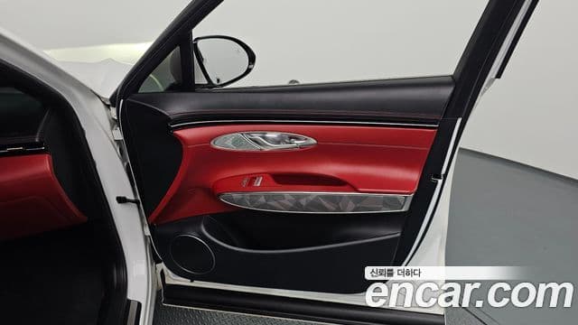 Genesis GV70 2021 — Photo 12/36