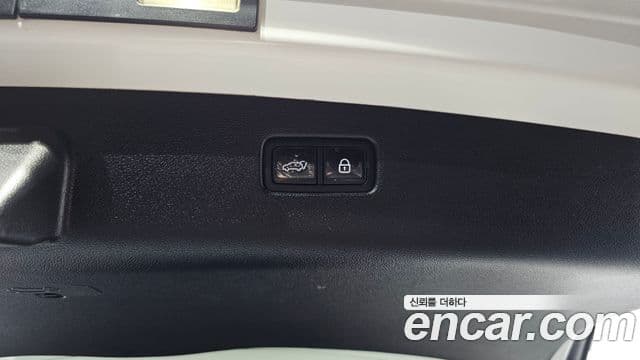 Genesis GV70 2021 — Photo 22/36