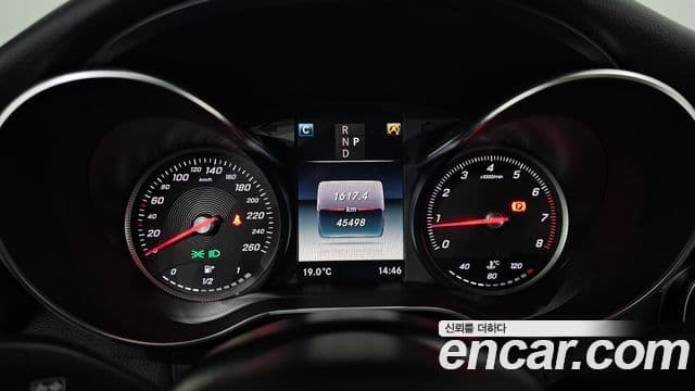 Mercedes-Benz C-Class 2018 — Şəkil 2/30