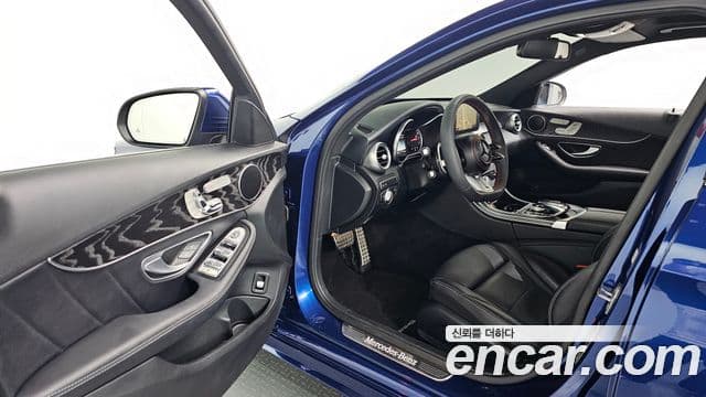 Mercedes-Benz C-Class 2018 — Şəkil 22/30