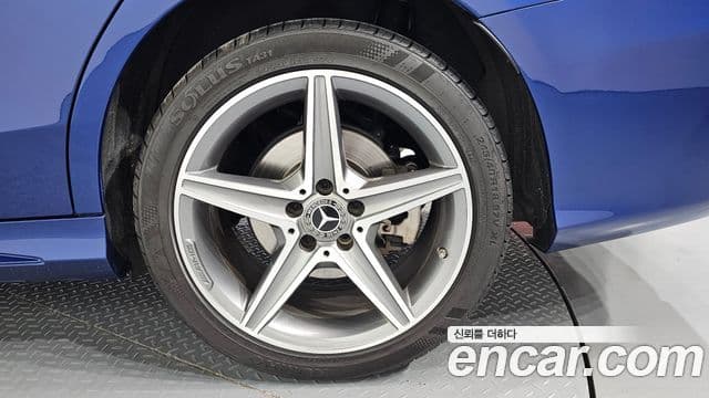 Mercedes-Benz C-Class 2018 — Şəkil 7/30