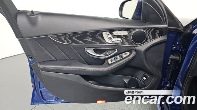 Mercedes-Benz C-Class 2018 — Şəkil 13/30