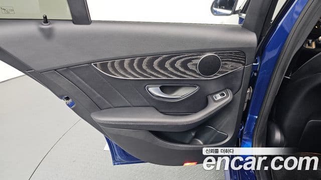 Mercedes-Benz C-Class 2018 — Şəkil 25/30