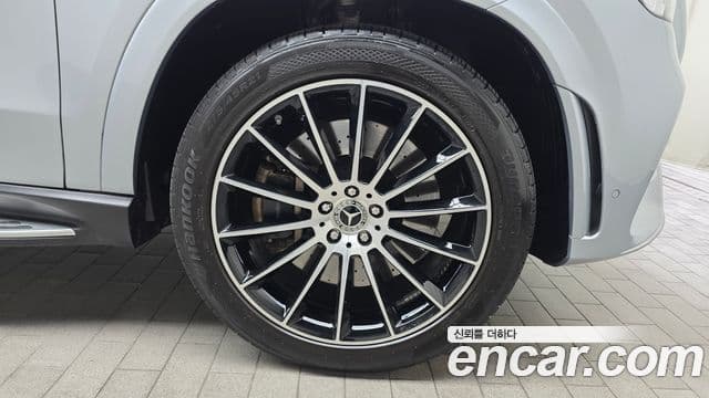 Mercedes-Benz GLE-Class 2023 — Photo 13/32