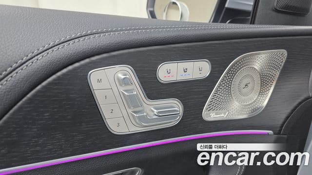 Mercedes-Benz GLE-Class 2023 — Photo 19/32