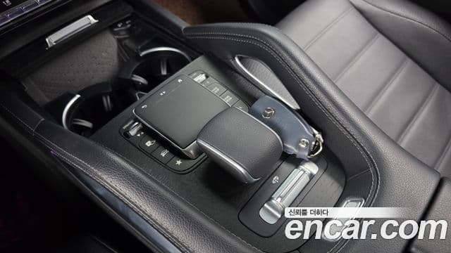Mercedes-Benz GLE-Class 2023 — Photo 23/32