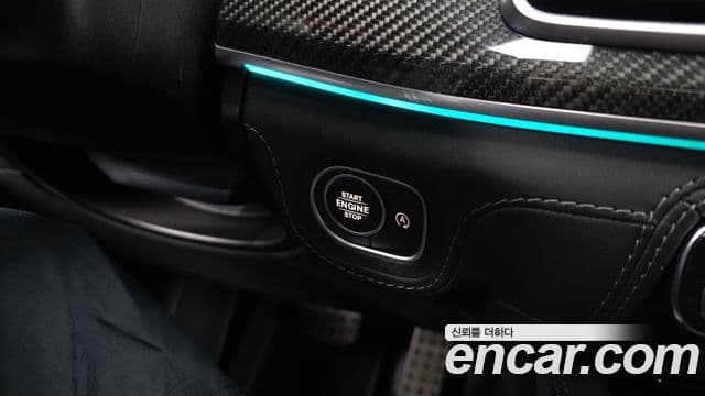Mercedes-Benz GLE-Class 2021 — Photo 1/41