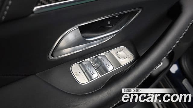 Mercedes-Benz GLE-Class 2021 — Photo 18/41