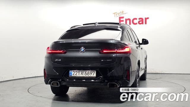 BMW X4 2022 — ფოტო 4/20