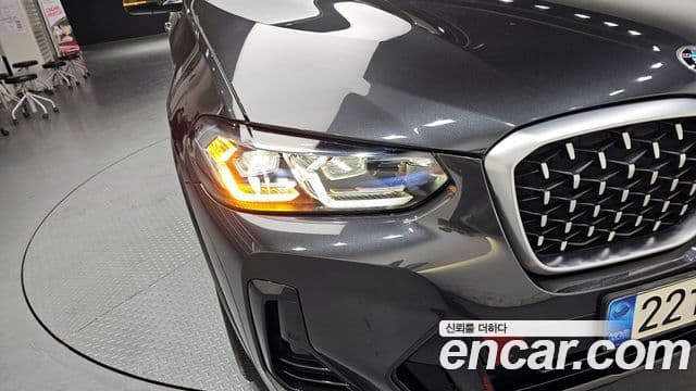 BMW X4 2022 — Photo 7/31