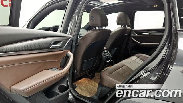 BMW X4 2022 — Photo 27/31