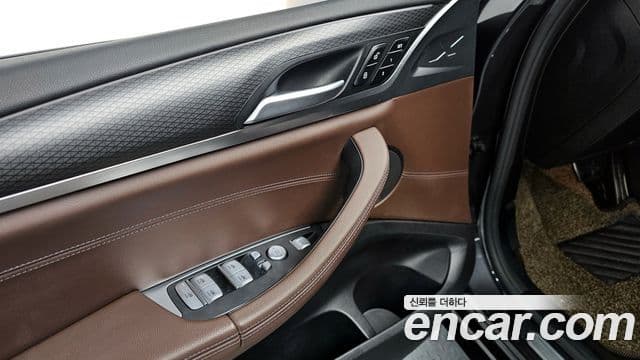 BMW X4 2022 — Photo 24/31