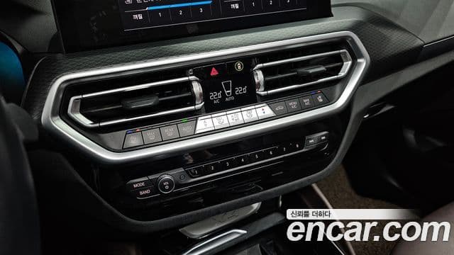BMW X4 2022 — Photo 11/31
