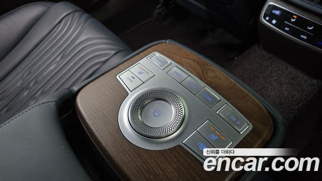 Genesis Electrified G80 2021 — Şəkil 19/20