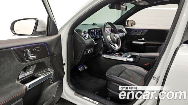Mercedes-Benz GLB-Class 2021 — Фото 10/20