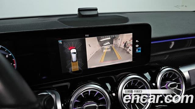 Mercedes-Benz GLB-Class 2021 — Фото 16/20