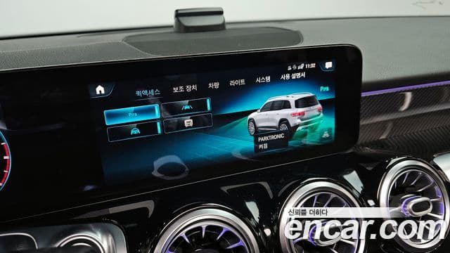 Mercedes-Benz GLB-Class 2021 — Фото 17/20