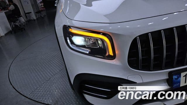 Mercedes-Benz GLB-Class 2021 — Photo 27/31