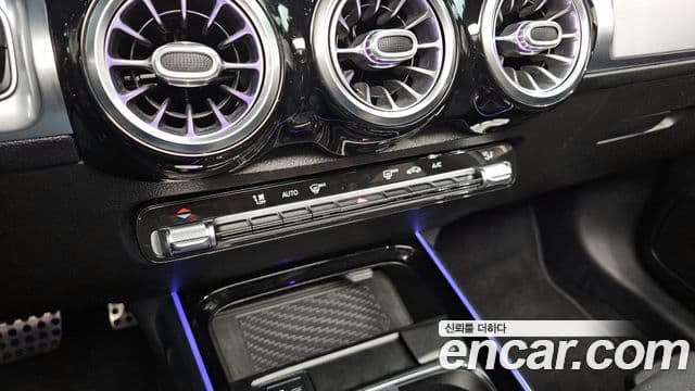 Mercedes-Benz GLB-Class 2021 — Photo 5/31