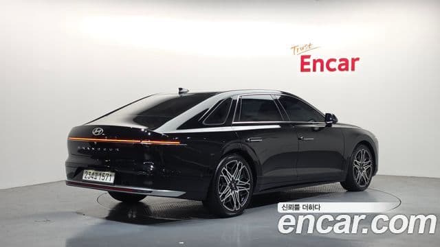 Hyundai Grandeur 2023 — ფოტო 2/20