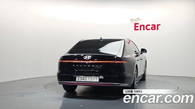 Hyundai Grandeur 2023 — ფოტო 4/20