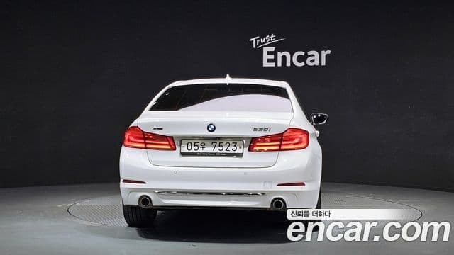 BMW 5 Series 2019 — Фото 4/20