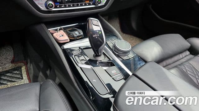 BMW 5 Series 2019 — Фото 9/20