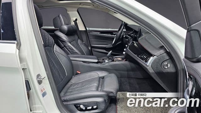 BMW 5 Series 2019 — Фото 15/20