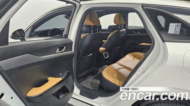 Kia K5 2021 — Şəkil 11/20