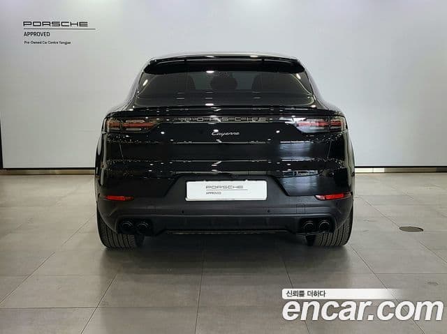 Porsche Cayenne 2023 — ფოტო 8/20