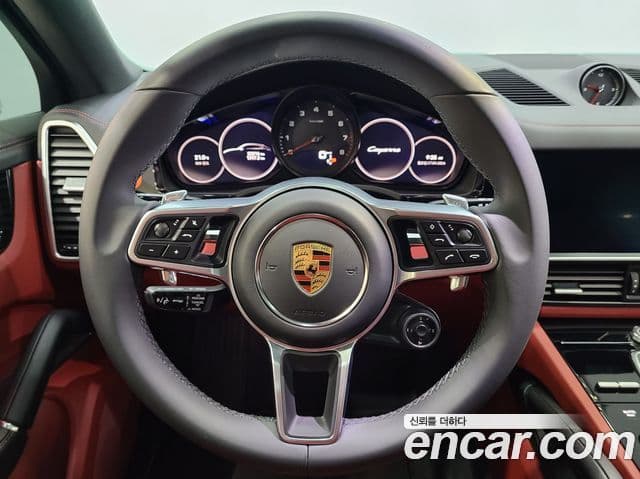 Porsche Cayenne 2023 — ფოტო 20/20