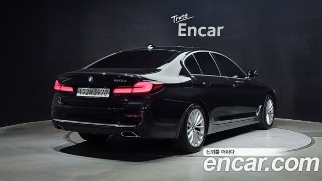 BMW 5 Series 2021 — Photo 11/31