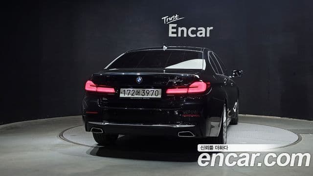 BMW 5 Series 2021 — Photo 21/31