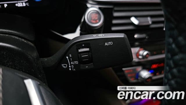 BMW 5 Series 2021 — ფოტო 17/20