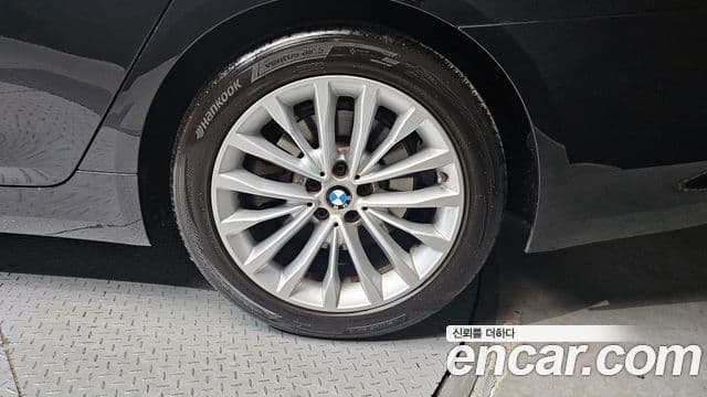 BMW 5 Series 2021 — Photo 5/31