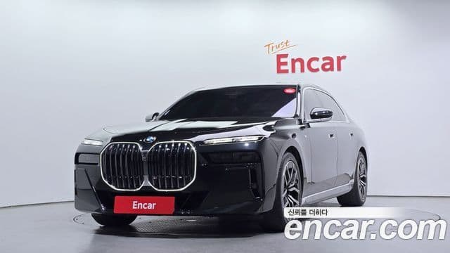 BMW 7 Series 2025 — Фото 1/20