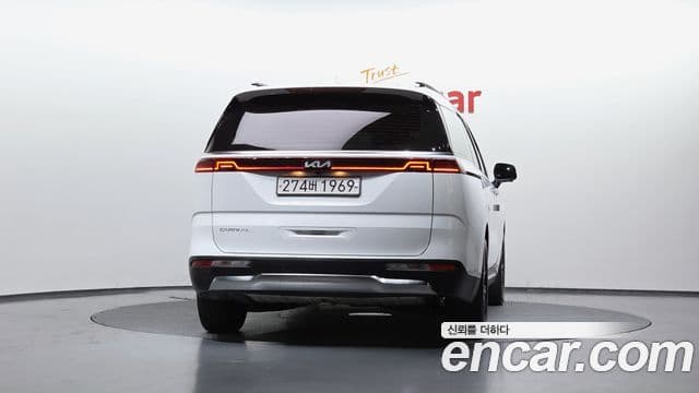 Kia Carnival 2023 — фото 4 из 20