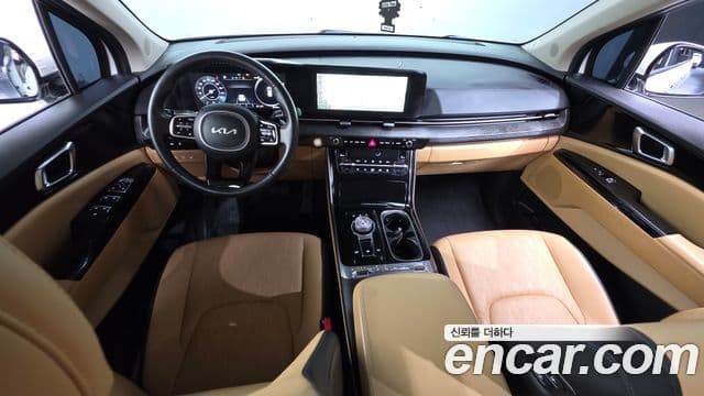 Kia Carnival 2023 — фото 7 из 20