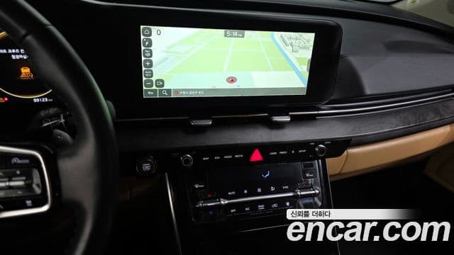 Kia Carnival 2023 — фото 14 из 20