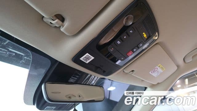 Kia Carnival 2023 — фото 18 из 20