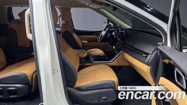 Kia Carnival 2020 — Фото 11/20