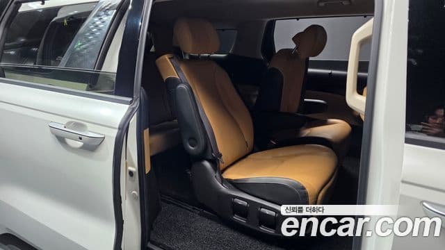 Kia Carnival 2020 — Фото 12/20