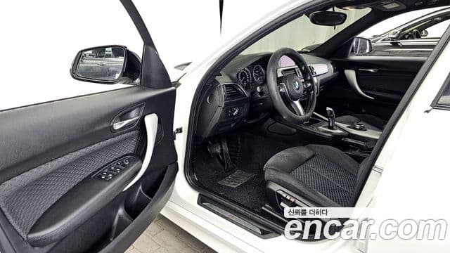 BMW 1 Series 2018 — Şəkil 9/20