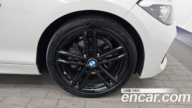 BMW 1 Series 2018 — Photo 29/33