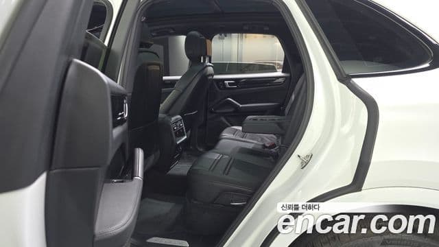 Porsche Cayenne 2019 — Şəkil 16/20