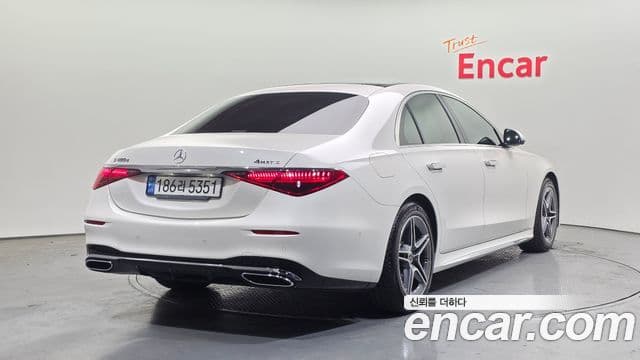 Mercedes-Benz S-Class 2022 — Photo 18/20