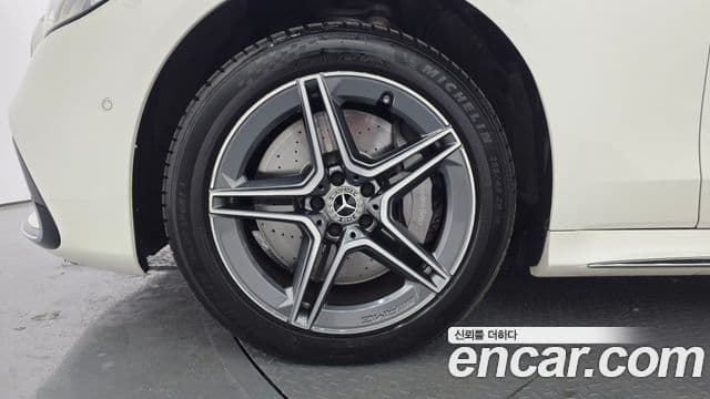 Mercedes-Benz S-Class 2022 — Photo 17/20